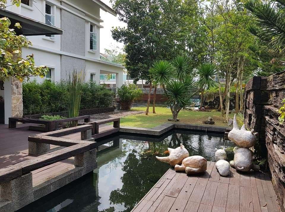 PHOTO 2020 10 28 19 24 36